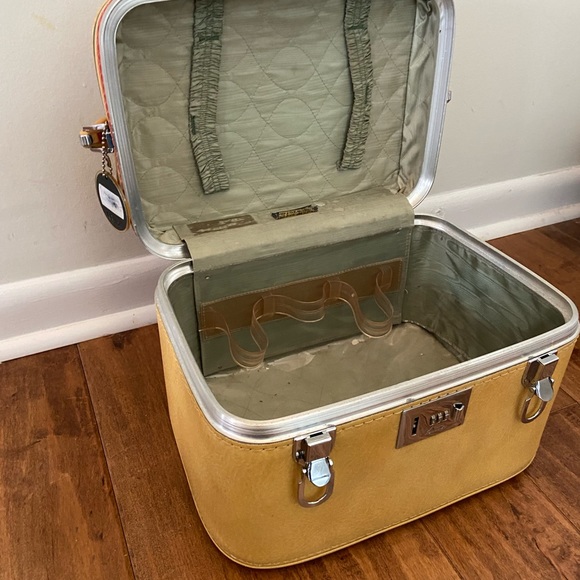 VINTAGE 1960s train case - Picture 4 of 9